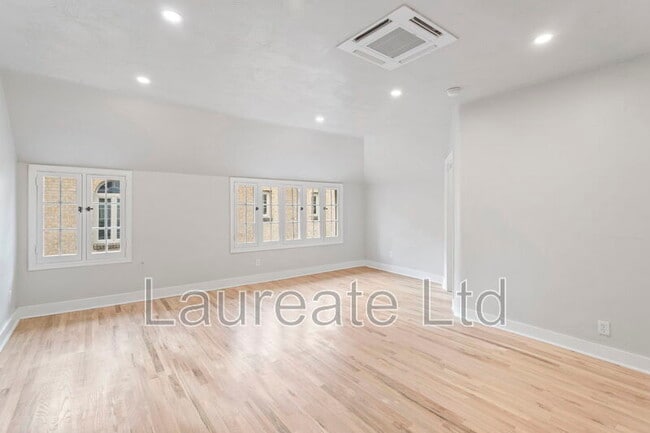 1058 Pearl St in Denver, CO - Building Photo - Building Photo