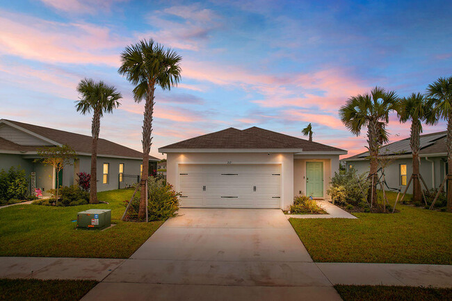 212 Raspberry Rd in Fort Pierce, FL - Foto de edificio - Building Photo