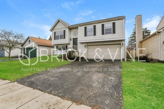 5727 Sundial Dr in Galloway, OH - Building Photo - Building Photo