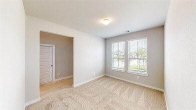 333 Spruce Oak Ln in Waller, TX - Building Photo - Building Photo