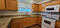 1526 SW Waterstone Dr in Grants Pass, OR - Foto de edificio - Building Photo