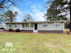 70 Highland Cir in Stockbridge, GA - Building Photo