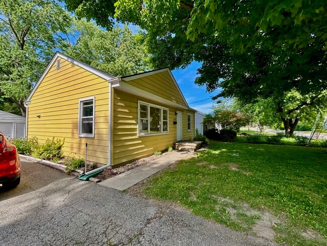 1000 Kern St in Normal, IL - Building Photo - Building Photo