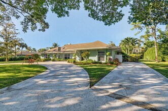 13172 Doubletree Cir in Wellington, FL - Building Photo - Building Photo