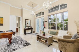 4733 SW 24th Ave in Cape Coral, FL - Foto de edificio - Building Photo