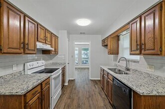 2218 Honey Creek Ln in Arlington, TX - Building Photo - Building Photo