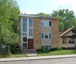 1407 Golden Valley Rd in Minneapolis, MN - Building Photo - Building Photo