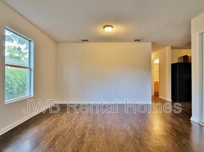 8211 Firetower Rd in Jacksonville, FL - Building Photo - Building Photo