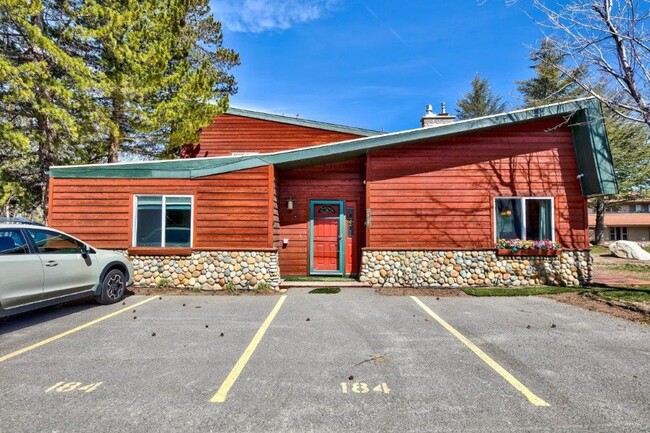 405 Ala Wai Blvd in South Lake Tahoe, CA - Building Photo - Building Photo