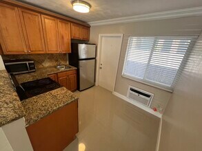 2809 Middle River Dr in Fort Lauderdale, FL - Building Photo - Building Photo
