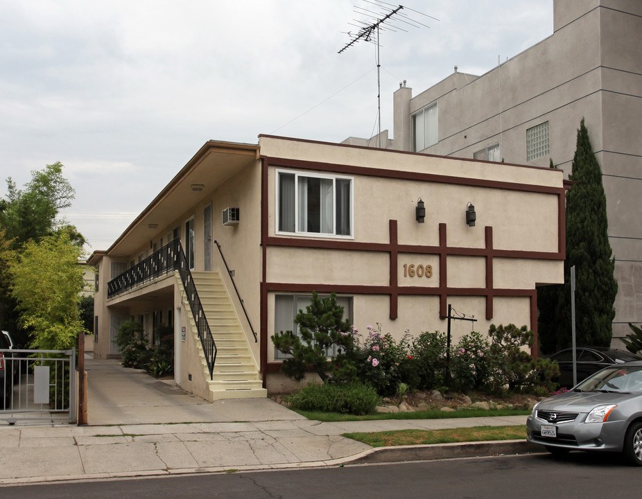 1608 Brockton Ave in Los Angeles, CA - Building Photo