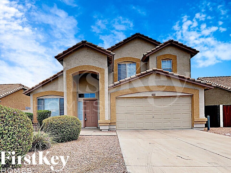 7323 E Navarro Ave in Mesa, AZ - Building Photo