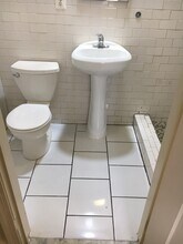 6527 Ivy Hill Dr in McLean, VA - Foto de edificio - Building Photo