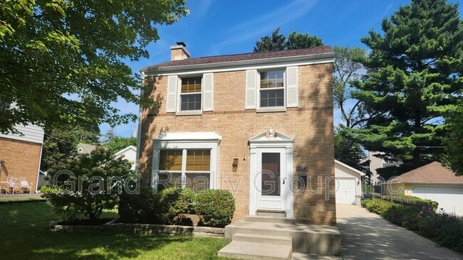 property at 730 E Lincoln Ave