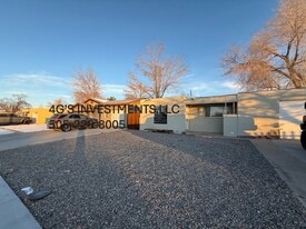 2324 E 17th St in Farmington, NM - Building Photo
