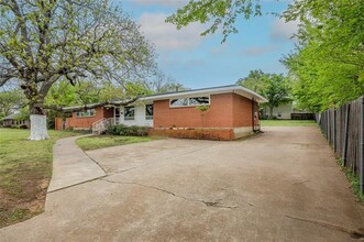 1508 W Abram St in Arlington, TX - Building Photo - Building Photo