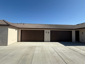 5306 Hawkwatch Ln in Bakersfield, CA - Building Photo - Building Photo
