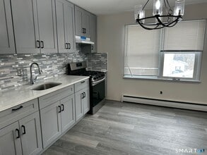 287 East St in Bristol, CT - Building Photo - Building Photo