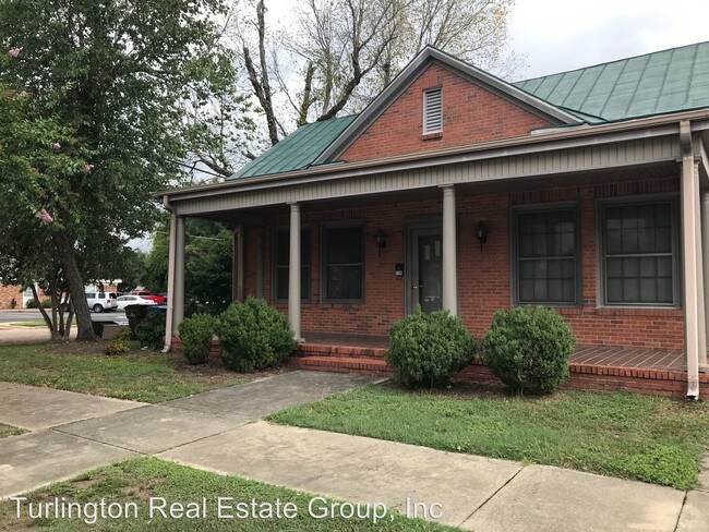 310 W Broad St in Dunn, NC - Building Photo - Building Photo