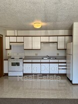 607 S Washington St in Bloomfield, NE - Building Photo