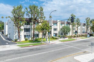 Welcome to La Villa Lake Apartments- 55+ B... in Pasadena, CA - Building Photo