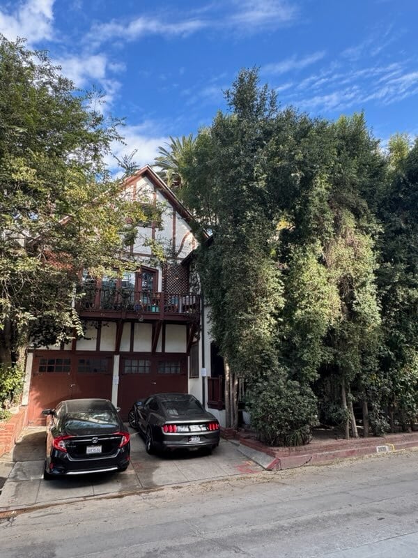 2038 N Las Palmas Ave, Unit 2