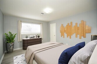 2595 Marilee Ln in Houston, TX - Building Photo - Building Photo