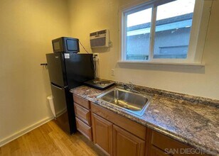 1863 Almagro Ln in Escondido, CA - Building Photo - Building Photo
