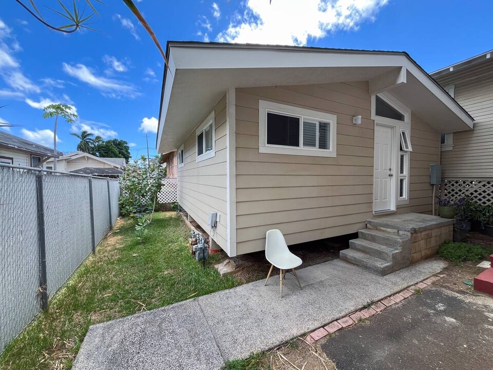 2153 Atherton Rd in Honolulu, HI - Foto de edificio