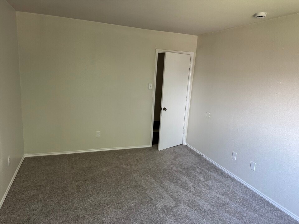 2914 Thistlewood Dr in Seagoville, TX - Building Photo