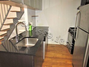 130 Scholes St in Brooklyn, NY - Building Photo - Building Photo