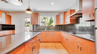 690 NE 51st St in Miami, FL - Building Photo - Building Photo