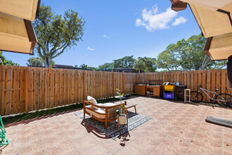 506 5th Ct in Palm Beach Gardens, FL - Building Photo - Building Photo