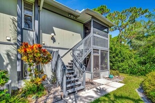 8356 SE Croft Cir in Hobe Sound, FL - Building Photo