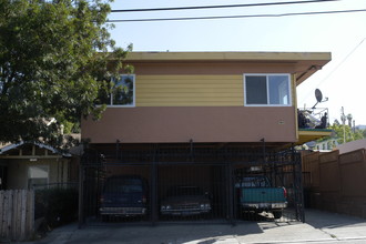 9136 Macarthur Blvd in Oakland, CA - Building Photo - Building Photo