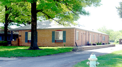 Devon Manor Apartments in Indianapolis, IN - Building Photo - Building Photo