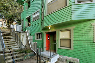 Forest Hill Apartments in Bellingham, WA - Building Photo - Building Photo