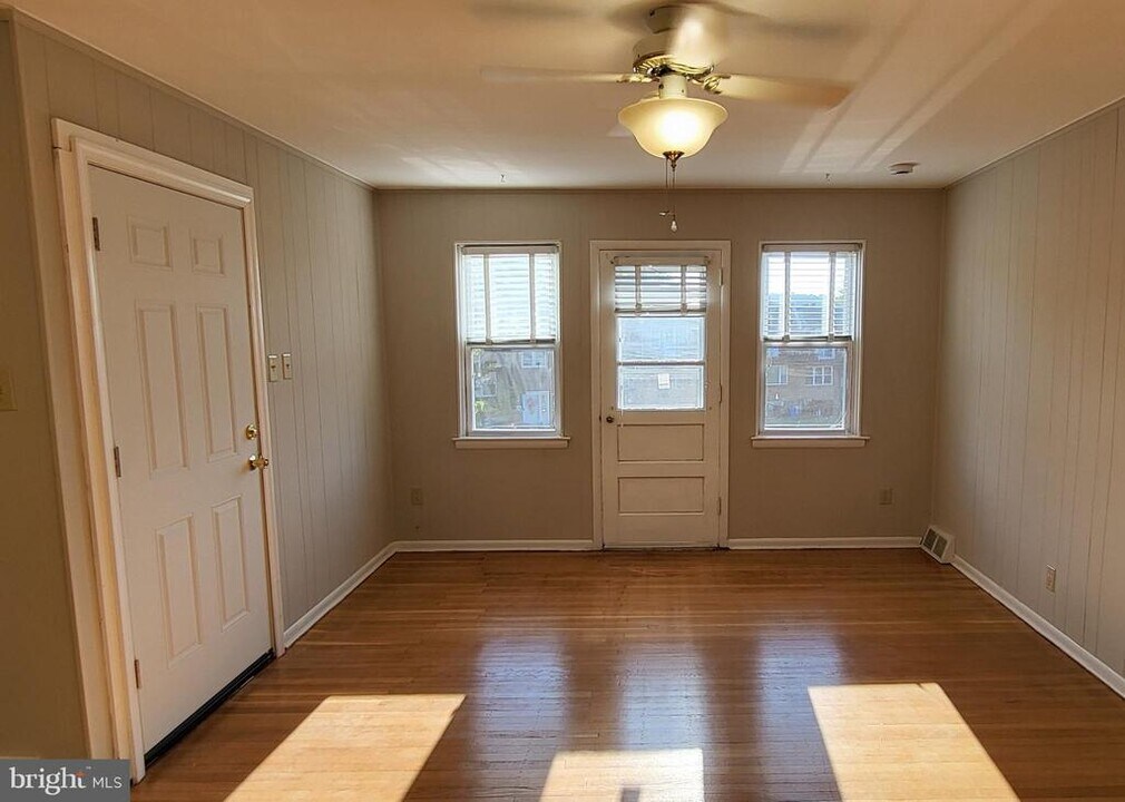 9 Jeffrey Rd in Aldan, PA - Building Photo