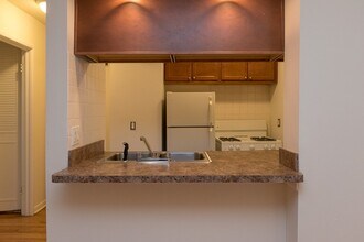 540 W Roscoe St in Chicago, IL - Building Photo - Building Photo