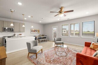 253 Fieldwood Dr in Buda, TX - Building Photo - Building Photo