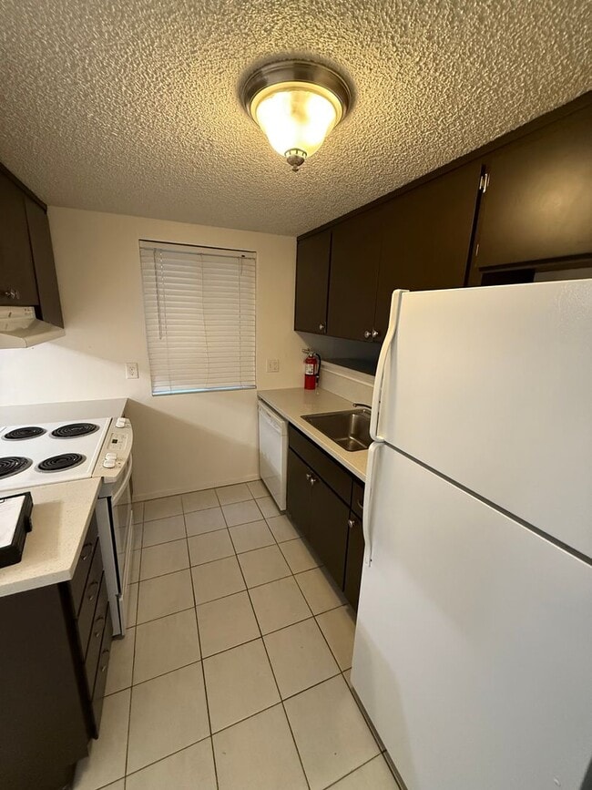 2824 I St in Sacramento, CA - Building Photo - Building Photo