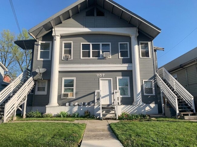 1137 W Ashby Pl in San Antonio, TX - Building Photo - Building Photo