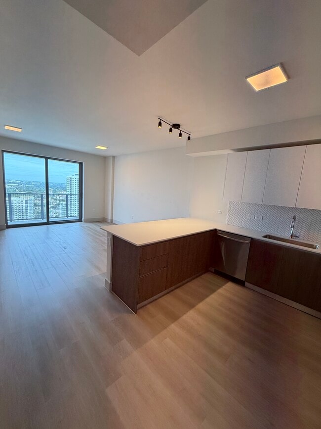 1549 Van Buren St, Unit A in Hollywood, FL - Building Photo - Building Photo