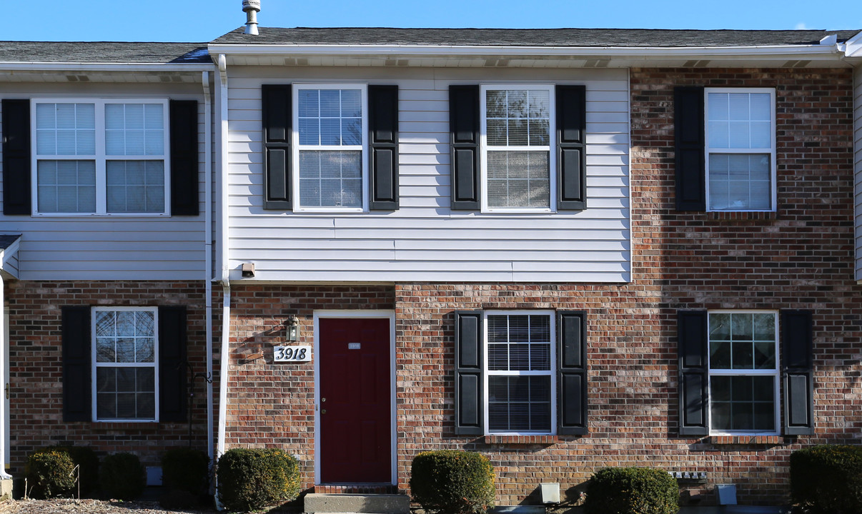 Wolf Creek Town Homes in Amelia, OH - Building Photo