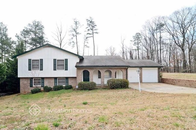 property at 3890 Benchmark Dr