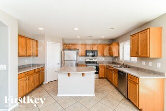 29344 N Yellow Bee Dr in San Tan Valley, AZ - Foto de edificio - Building Photo