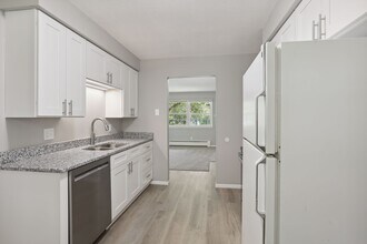 1921 103rd Ave NW, Unit 3 in Coon Rapids, MN - Building Photo - Building Photo
