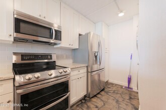 275 1st St S in Jacksonville Beach, FL - Building Photo - Building Photo