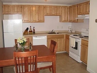 12 Totman Dr, Unit 5 in Woburn, MA - Building Photo