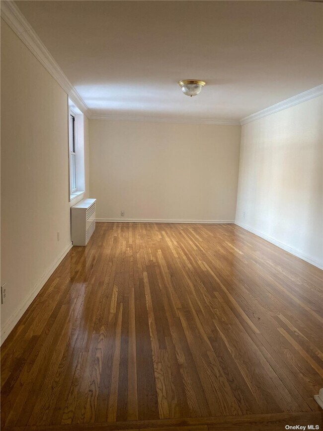 50 S Middle Neck Rd-Unit -1H in Great Neck, NY - Building Photo - Building Photo